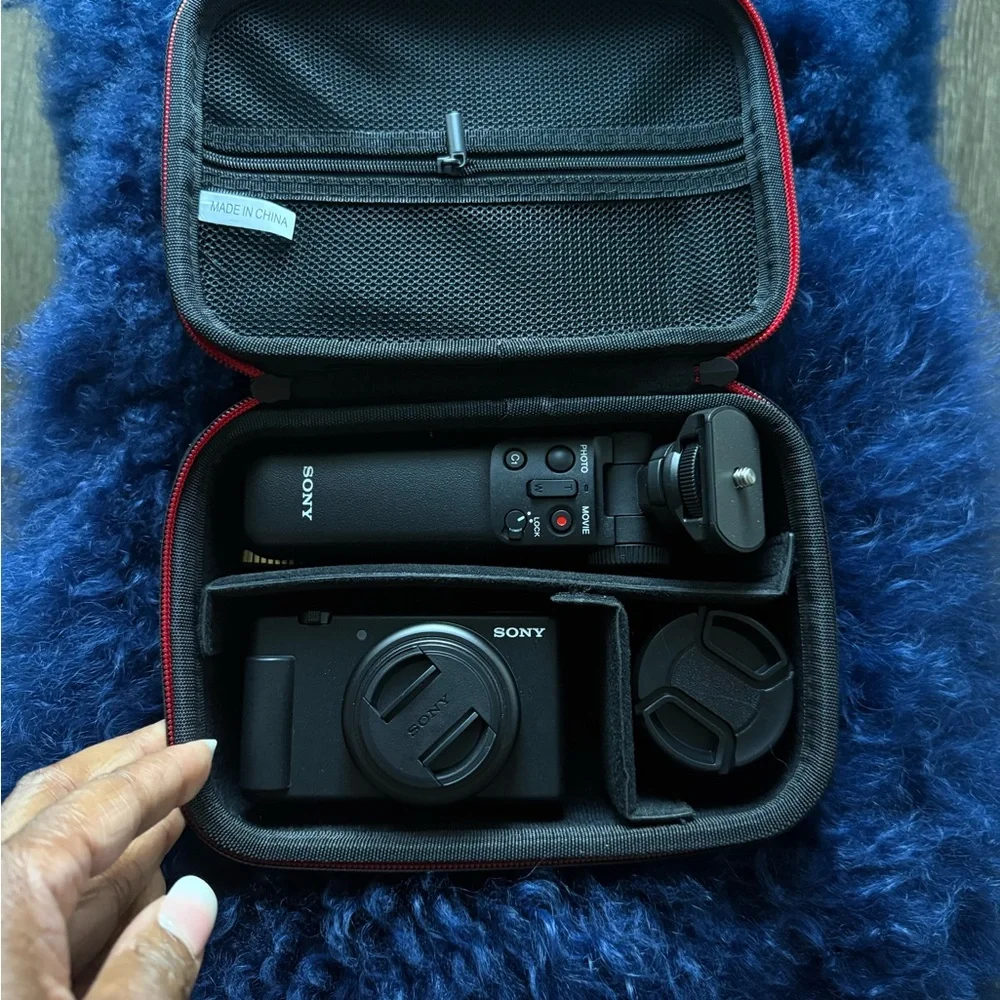 Sony Black ZV-1F Vlogging Camera SET - NEW